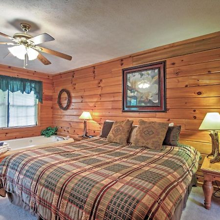 Idyllic Cabin With Hot Tub Less Than 2 Mi To Dollywood! سيفيرفيل المظهر الخارجي الصورة