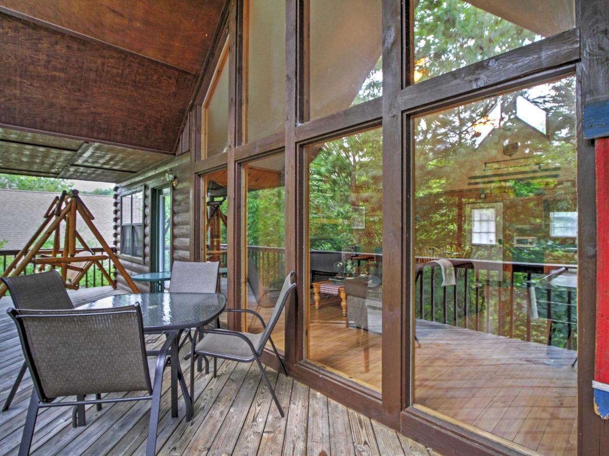 Idyllic Cabin With Hot Tub Less Than 2 Mi To Dollywood! سيفيرفيل المظهر الخارجي الصورة