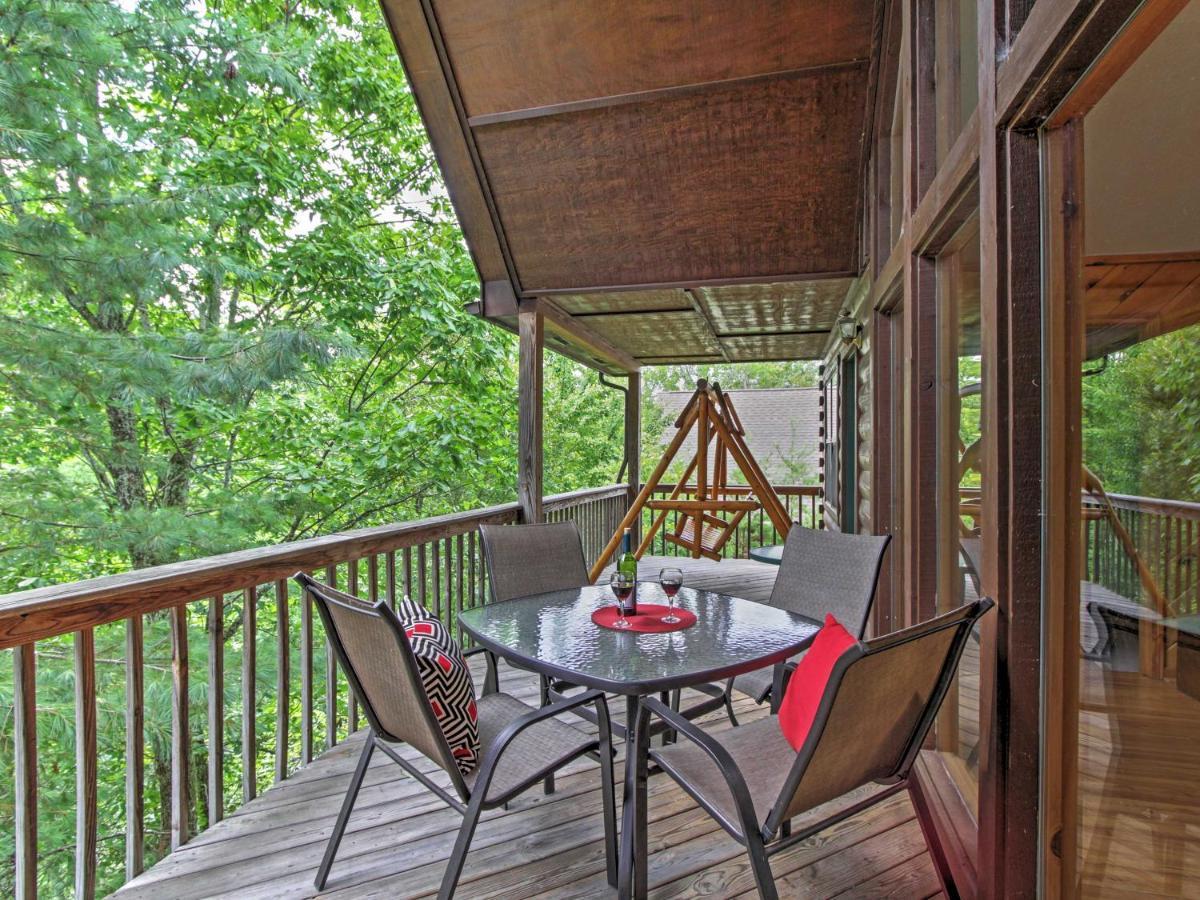 Idyllic Cabin With Hot Tub Less Than 2 Mi To Dollywood! سيفيرفيل المظهر الخارجي الصورة